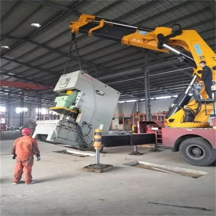 门头沟吊车出租:了解使用注意事项和“十不吊”规定!